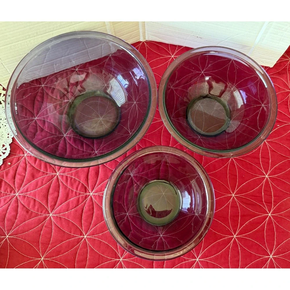 Pyrex Amethyst Purple Glass Nesting Mixing Bowl Set 322 323 325 Made in USA VTG